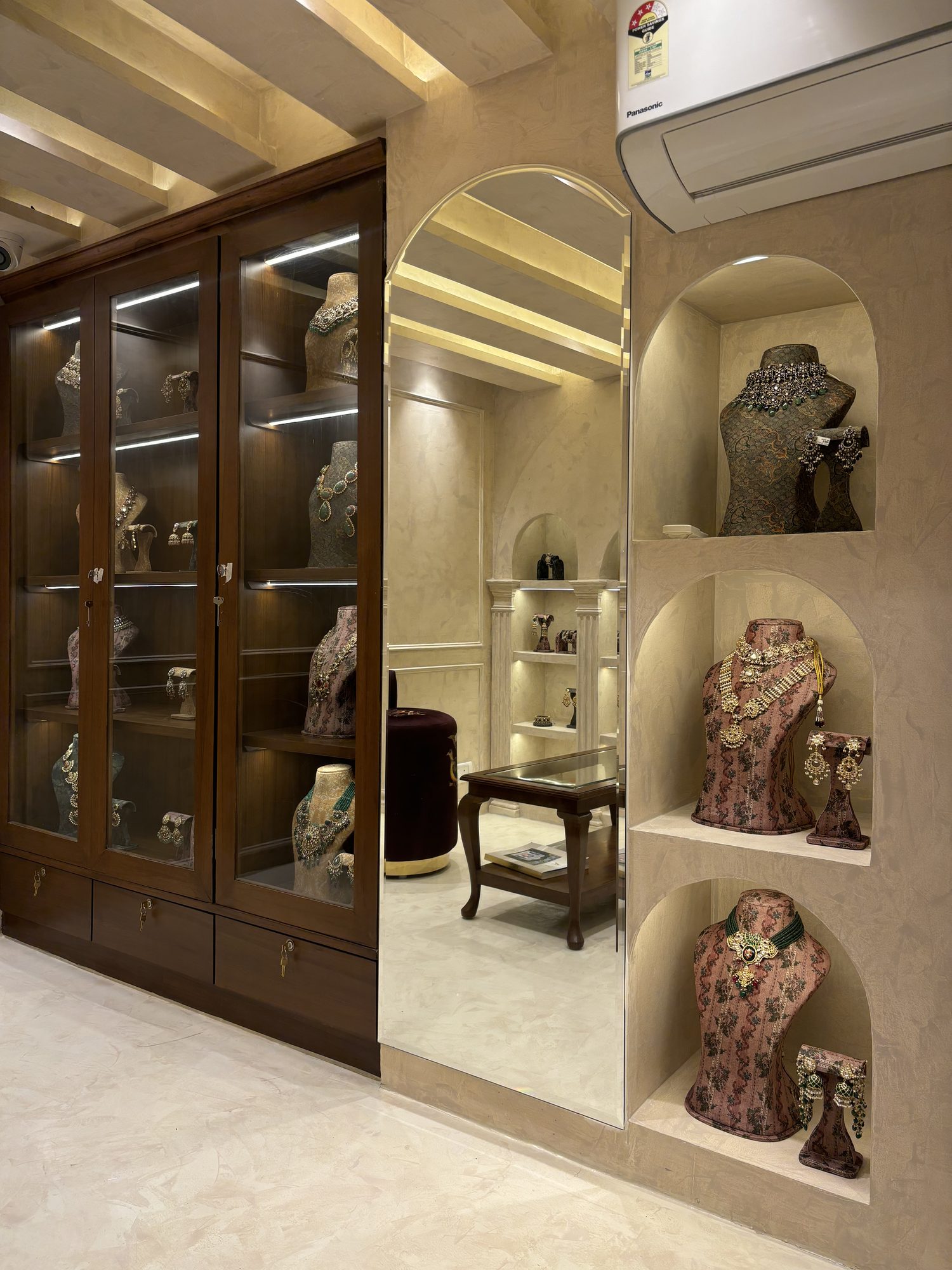 Rimple and Harpreet Jewels, Kala Ghoda, Mumbai - jewellery store interior design by Ministry of Interior Design - photo 6