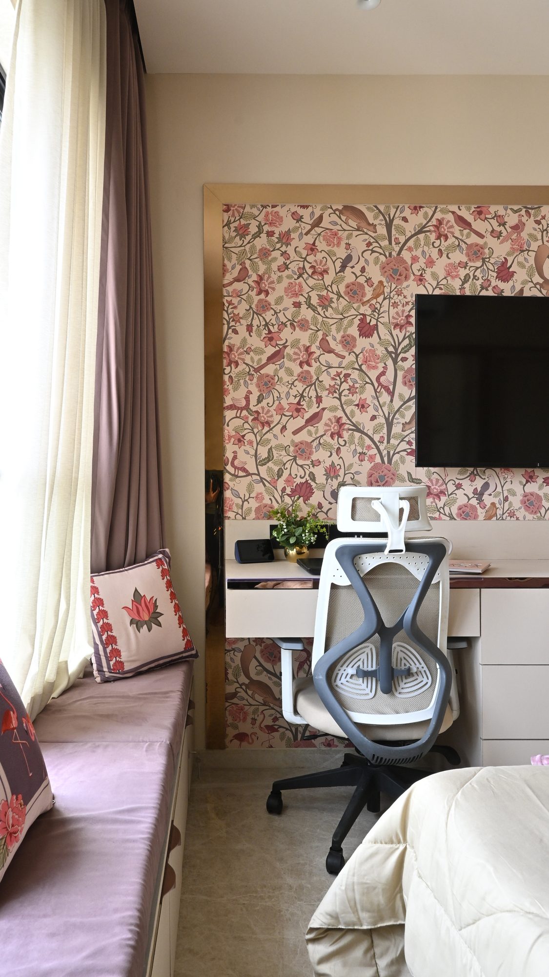 Nav Kiran, Khar, Mumbai - 3 BHK residential interior design by Ministry of Interior Design - photo 9